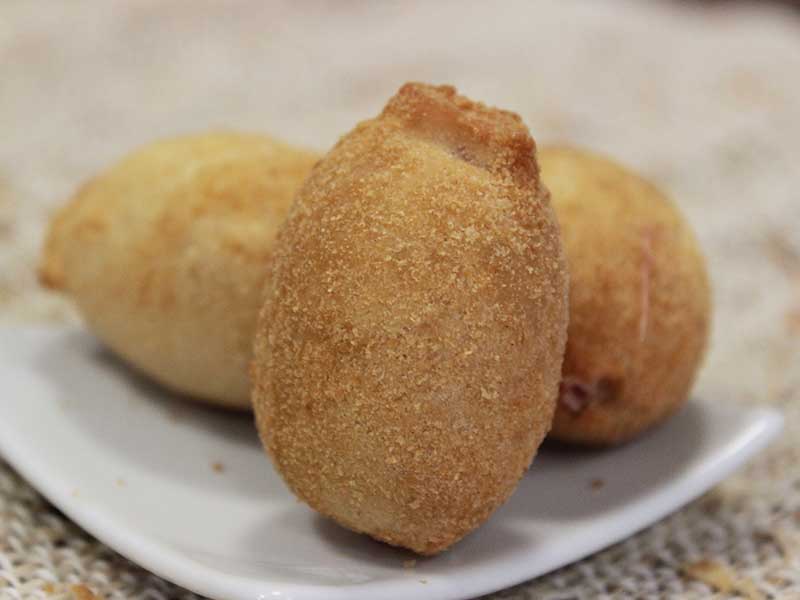 Enroladinho  de Calabresa